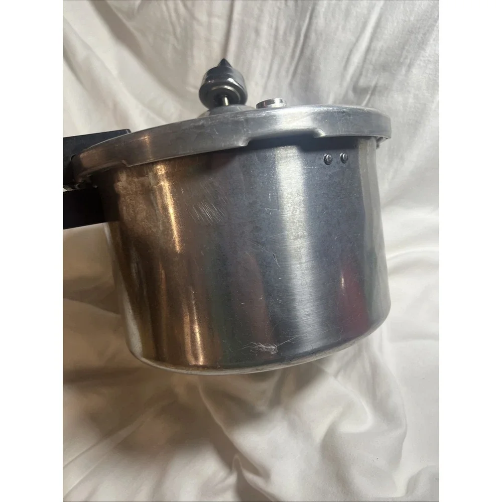 Vintage Presto 4 Qt Aluminum Pressure Cooker Model 21-702 USA With Regulator Lid